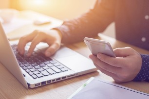 Contact Laptop